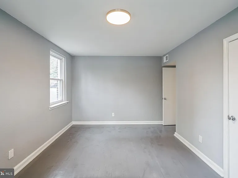 2137 Bryn Mawr Ave #3R — Photo 13
