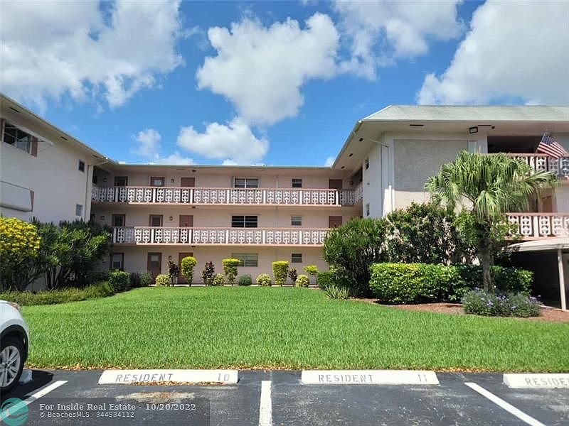 1st image of 940 Hillcrest Ct APT 208