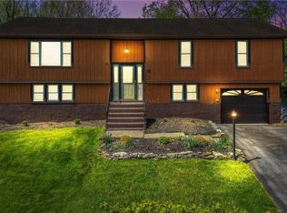 6 Pleasant St, Florida, NY 10921