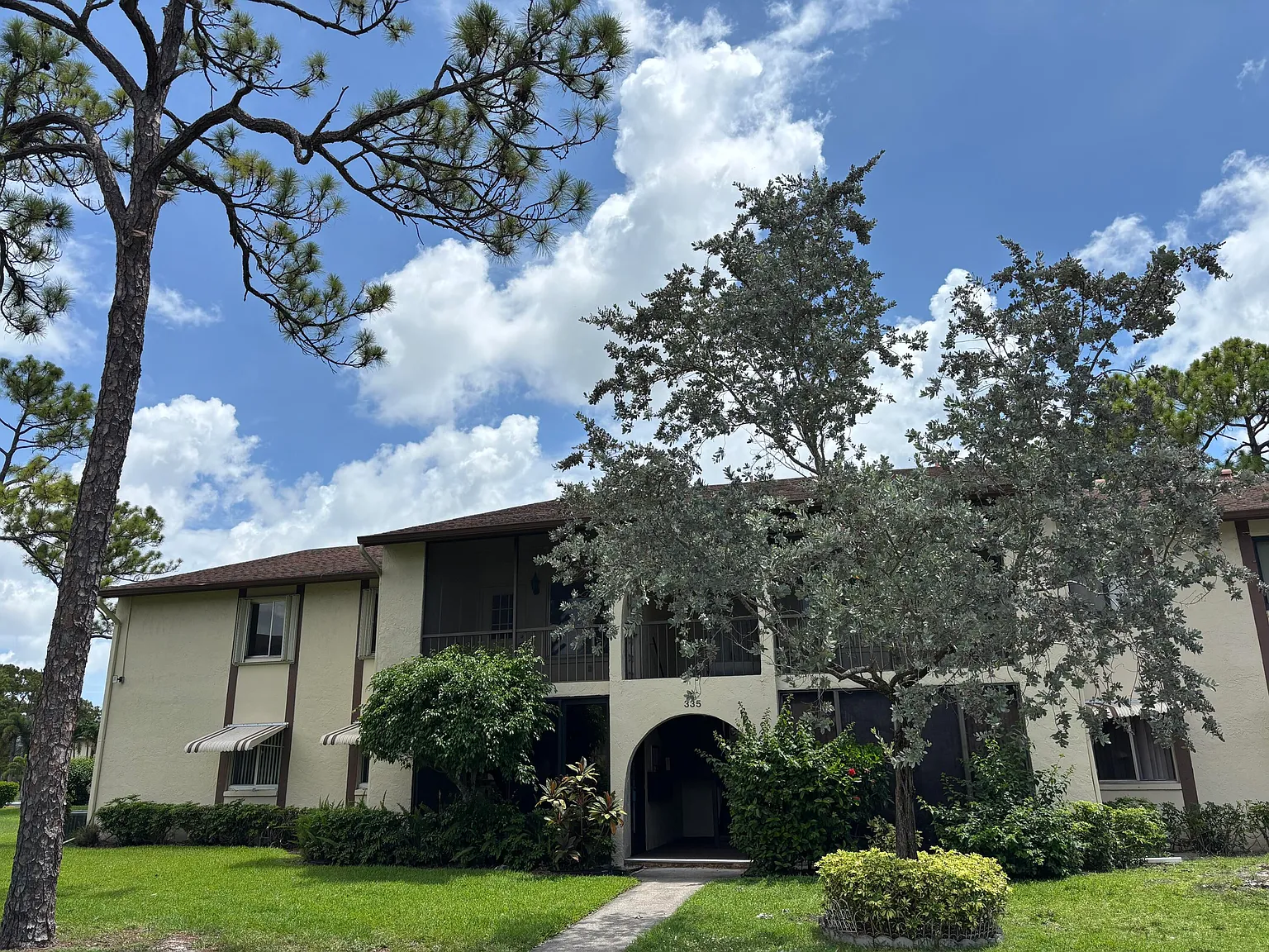 2 bed, 2.0 bath, 937 sqft, $1,750 — Photo 1