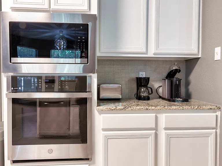 9805 Cliffside Dr — Photo 16