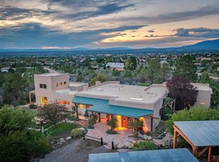 4 La Semilla Rd, Taos, NM 87571