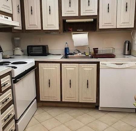 3rd image of 402 Monaco Park #I