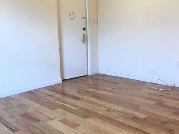 2nd image of 2 Pinehurst Ave APT F7