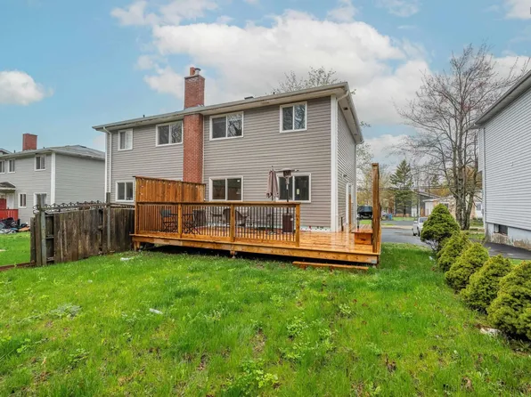 212 Roleika Dr, Halifax, NS B2X 1M6