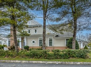 2 Cowdray Pkwy, Far Hills, NJ 07931