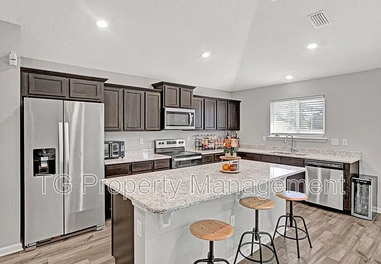8272 Victory Crossing Blvd — Photo 6