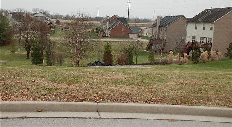 1st image of 102 Ashton Ct