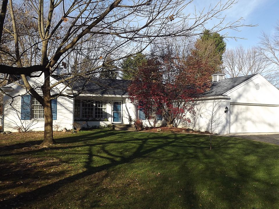 1st image of 6140 N Parker Ave