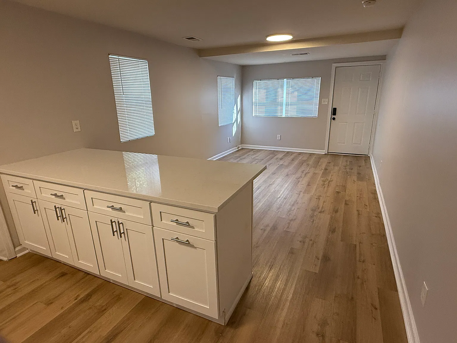 1129 Hessian Ave — Photo 4