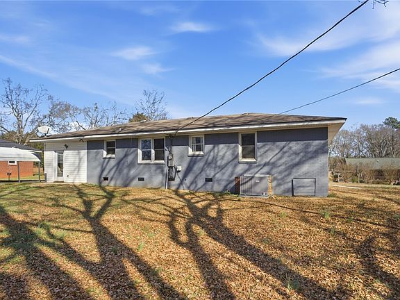 3rd image of 214 Sullivan Ln