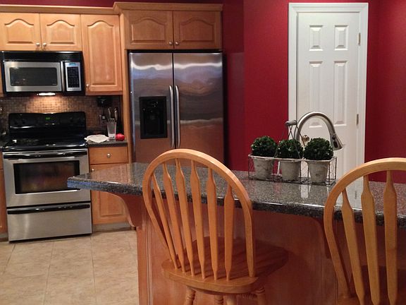 Kitchen... bar area