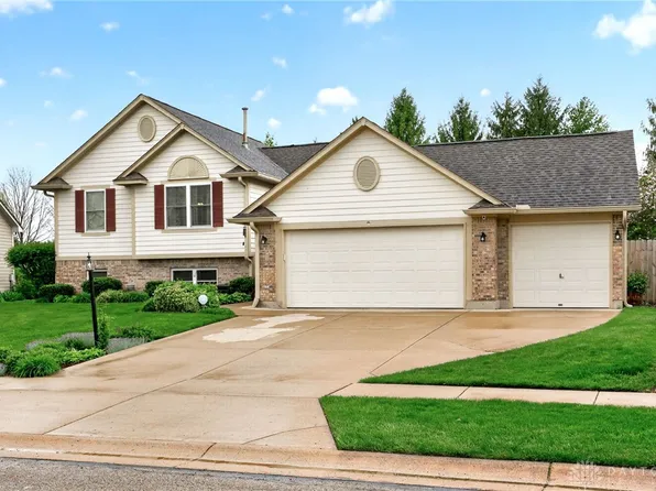 1359 Rose Lake Dr, Bellbrook, OH 45305