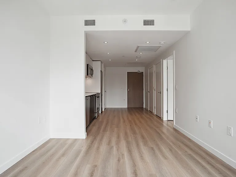 150 Braid St — Photo 45