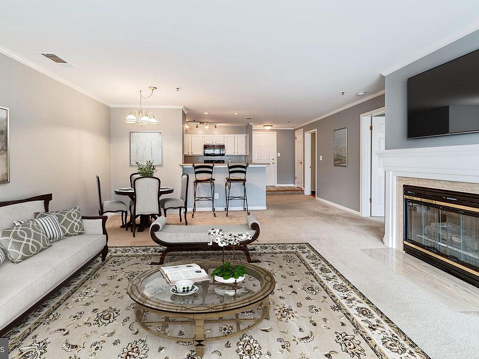 1st image of 1100 Quaker Hill Dr APT 304