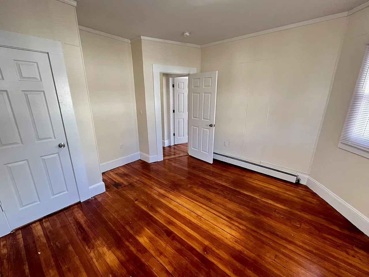 4 bed, 2.0 bath, 1500 sqft, $3,200 — Photo 4