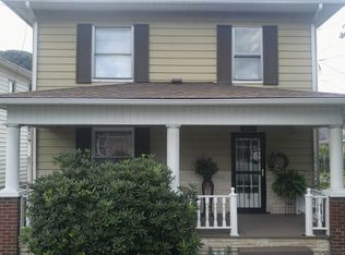 204 Miller Ave, Hinton, WV 25951