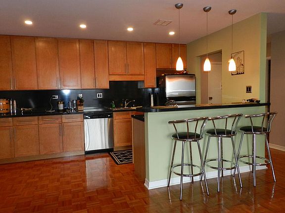 2nd image of 8936 N Parkside Ave APT 403