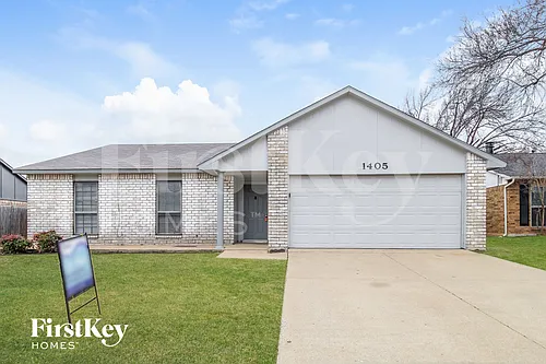 1405 Steinburg Ln Photo 1
