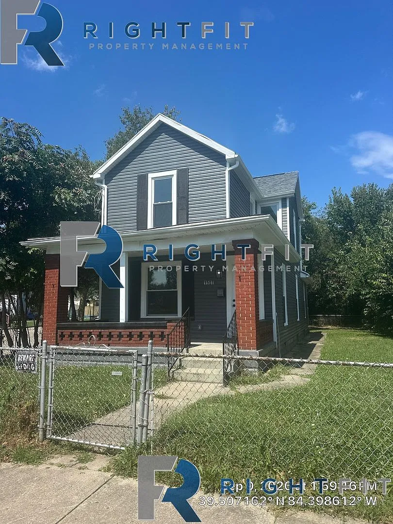 Freshly Renovated Home In Middletown! — Photo 1