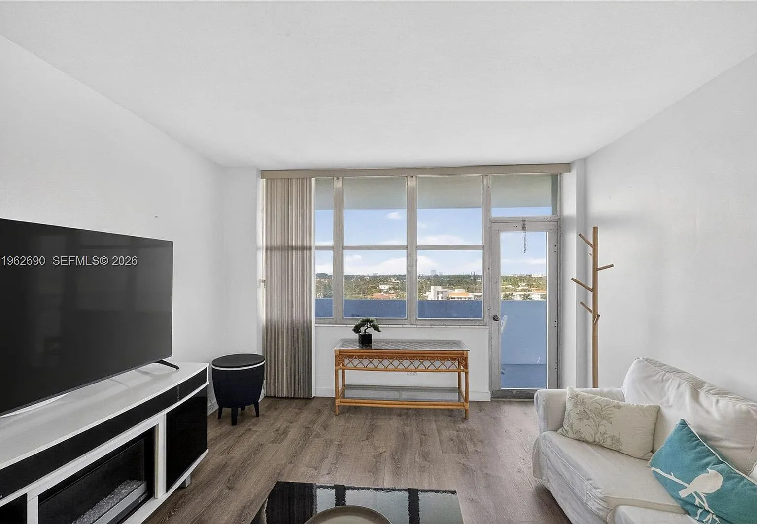 Parkview Point Condominium — Photo 4