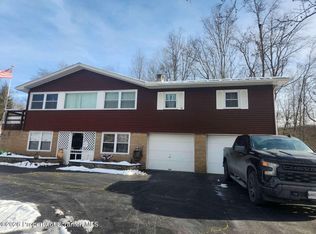 374 Country Rd, Falls, PA 18615