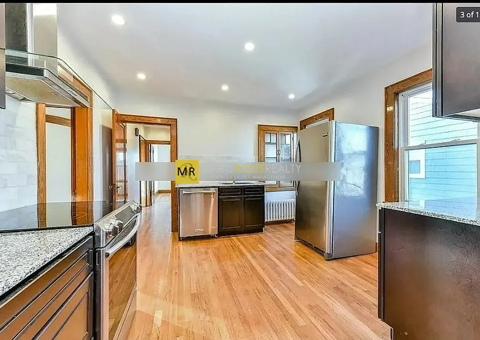15 Renfrew St #2