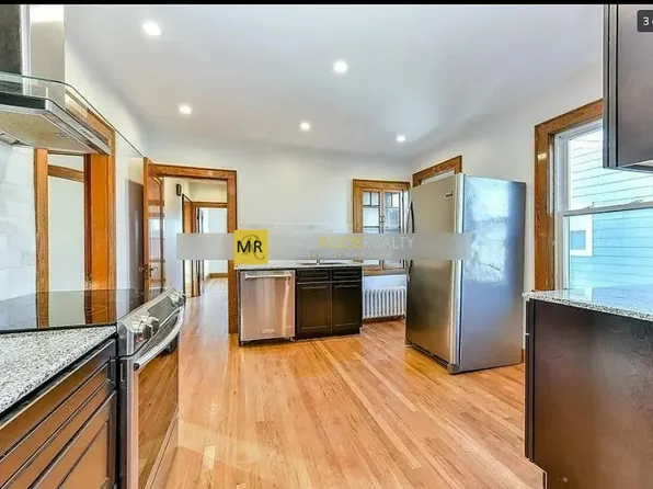 15 Renfrew St #2, Medford, MA 02155