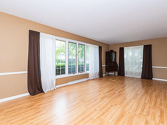 4th image of 2707 Tattersall Rd