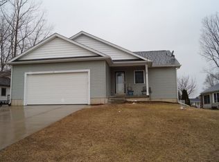 14636 Crestridge Dr, Cement City, MI 49233