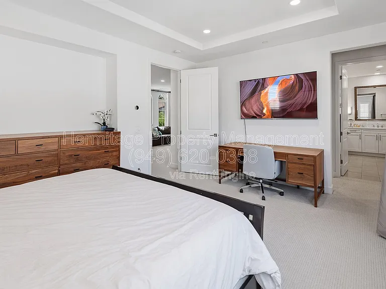 61 Furlong — Photo 11