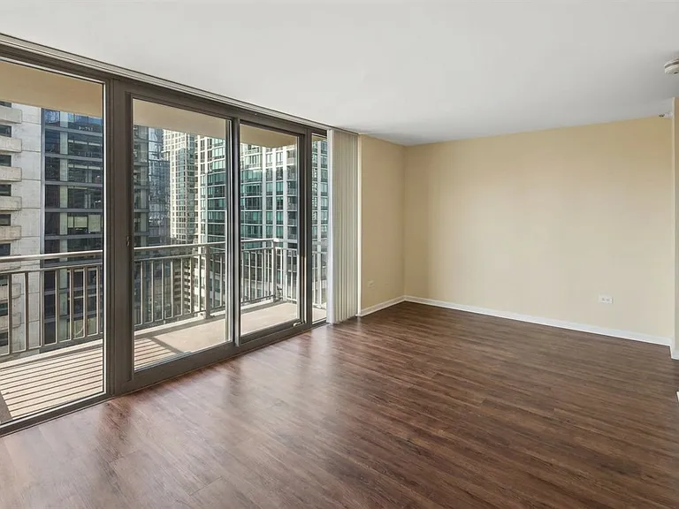 630 N State St #2001 — Photo 14