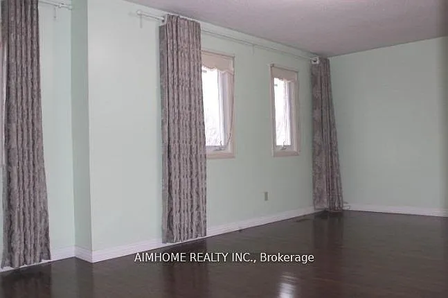 137 Irenemount Cres #UPPER — Photo 10