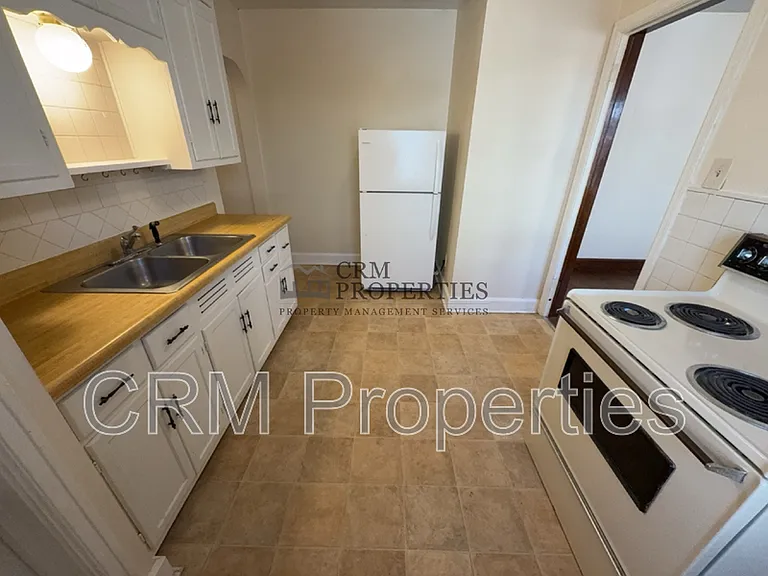 933 N Linwood Ave — Photo 8