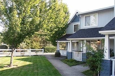 3rd image of 2528 Siskiyou Blvd