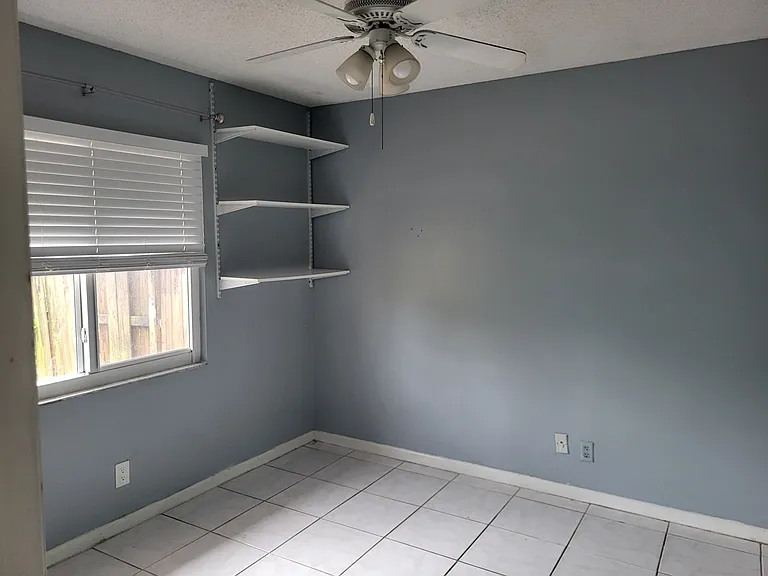 4315 NW 6th Ave — Photo 6