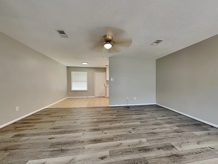 18109 Eganville Cir — Photo 2