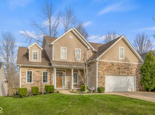 1935 Brookfield Ct, Columbus, IN 47201