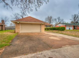 7905 NW 27th St, Bethany, OK 73008