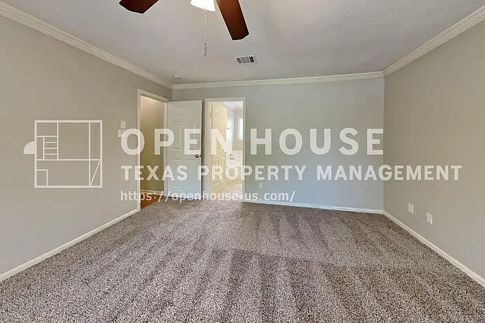 3918 Forest Village Dr — Photo 13