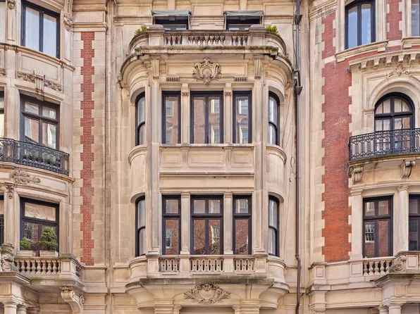 7 East 88th Street image 3 of 22