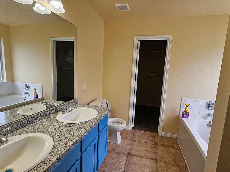 22135 Greengate Dr — Photo 34