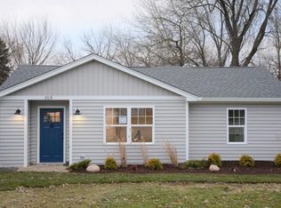 209 W Hawley St, Mundelein, IL