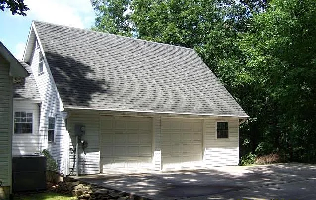 270 Laurel Cir — Photo 2