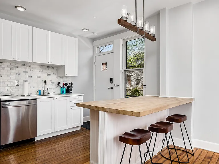 878 Harrison Ave — Photo 3