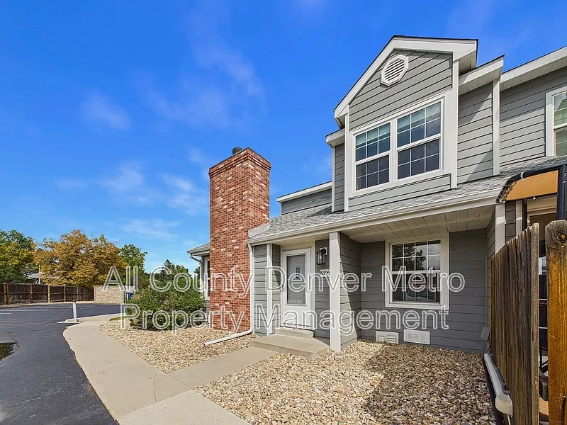 2 bed, 2.0 bath, 1050 sqft, $1,915 — Photo 3