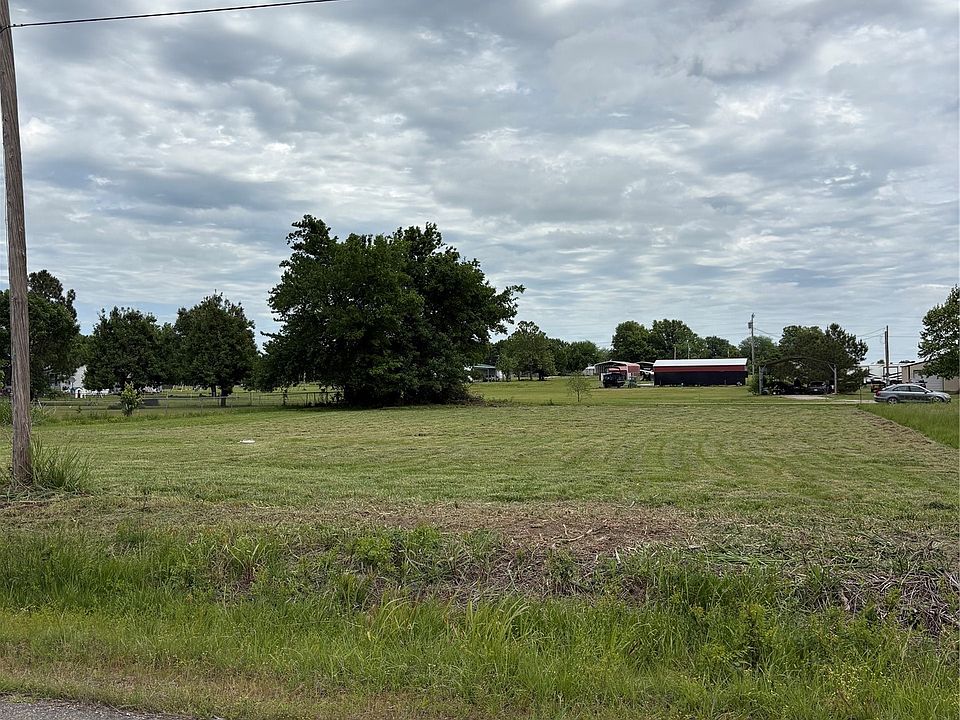 2nd image of 5 Ns Rd #420