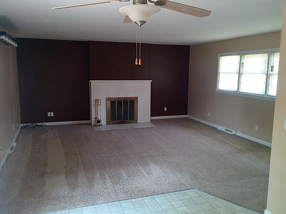 3rd image of 1004 N Illinois Ave