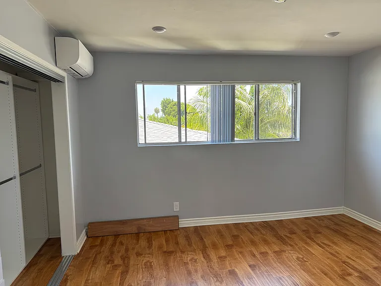 1040 N Laurel Ave #5 — Photo 11