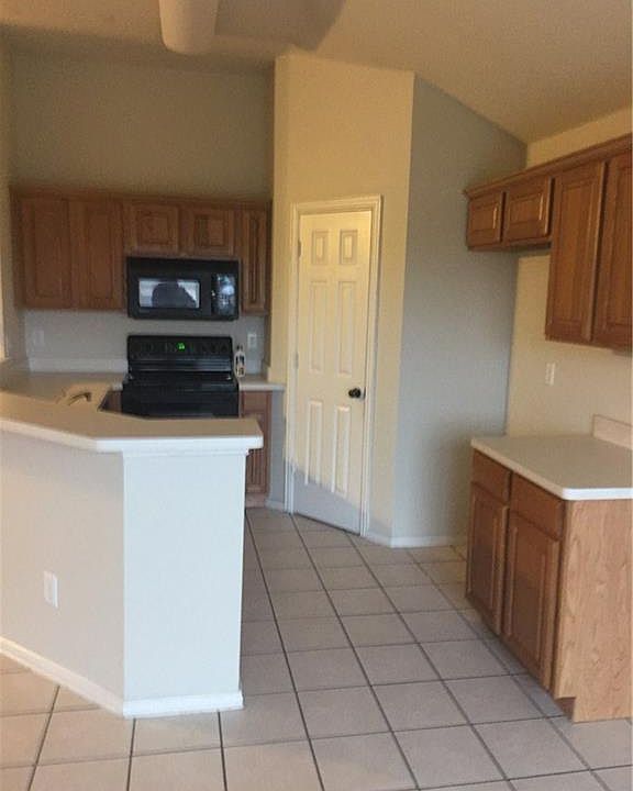 1st image of 206 Waverly Ct